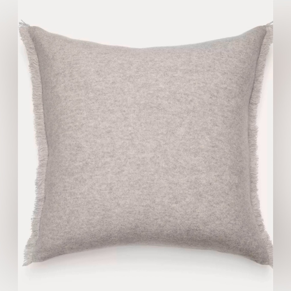 NWT Vince 100% Cashmere Down Accent Pillow - Picture 2 of 9